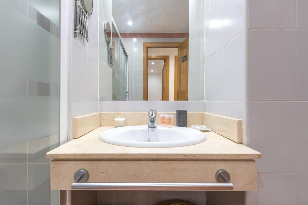 2 Bedrooms 2 Bathrooms Furnished - Malsana - With Pool - Mintystay Madrid Dış mekan fotoğraf